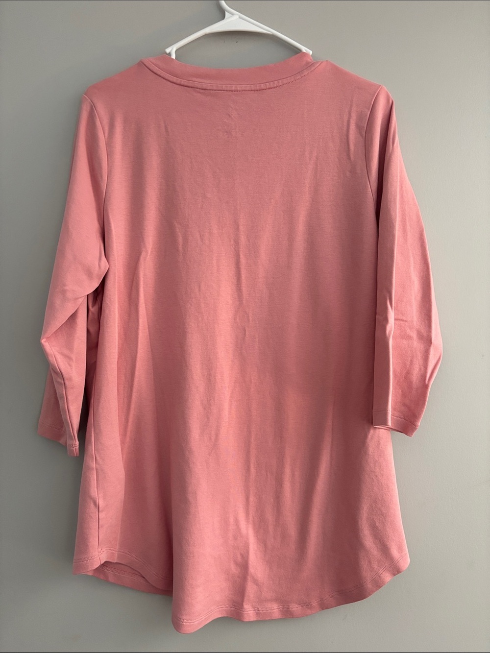 Isaac Mizrahi Dusty Rose V-Neck Long Sleeve Tee - Picture 3 of 3